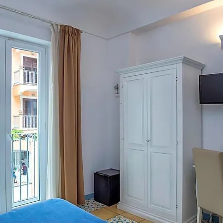 Ξενοδοχείο Hotel7bello 3*